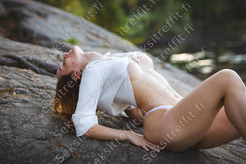 SENSUELLIA HIERONTAA PASILASSA 1